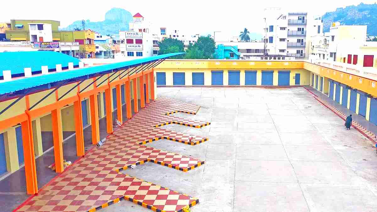 bus stand 2